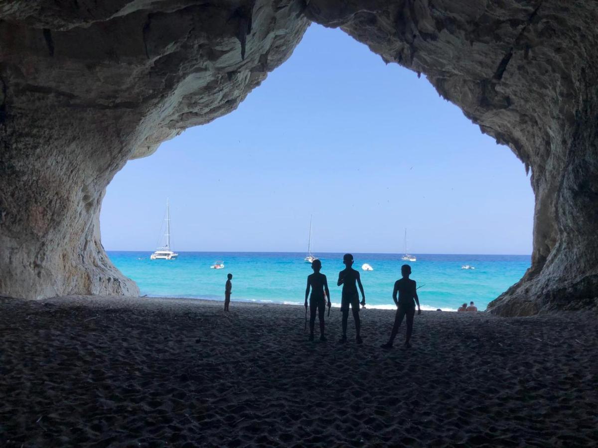 Appartamenti Le Conchiglie E Le Stelle Marine Cala Gonone Bagian luar foto