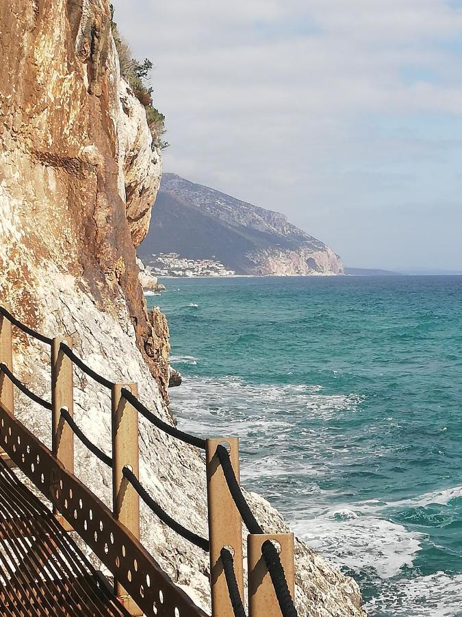 Appartamenti Le Conchiglie E Le Stelle Marine Cala Gonone Bagian luar foto